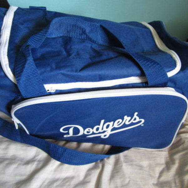 dodgers duffle bag is being swapped online for free