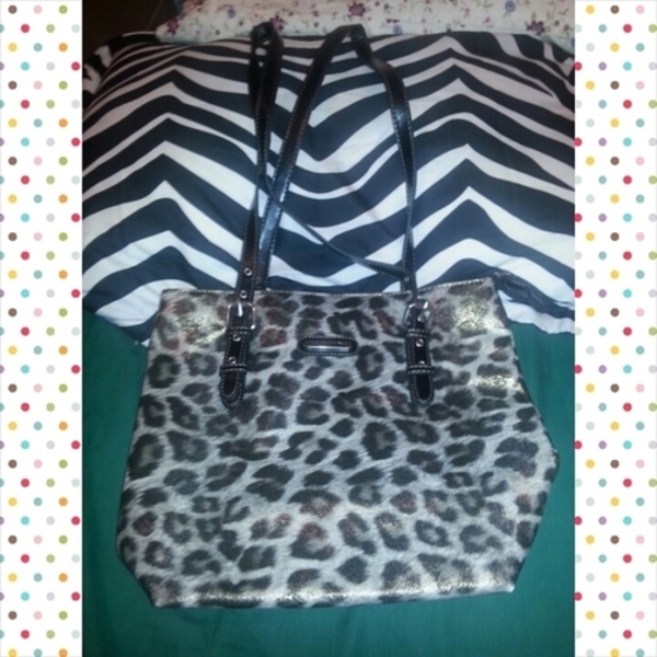 Cheetah LARGE Jacklyn Smith Purse is being swapped online for free