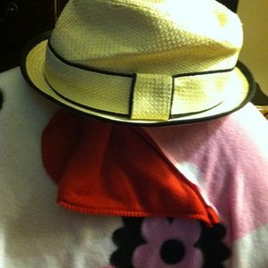 Cute fedora hat is being swapped online for free