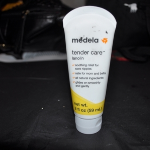 medela nipple cream for breast feeding is being swapped online for free