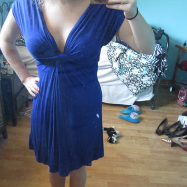 blue dress from forever21 is being swapped online for free