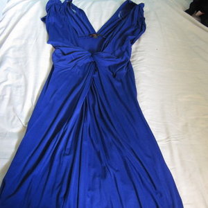 blue dress from forever21 is being swapped online for free