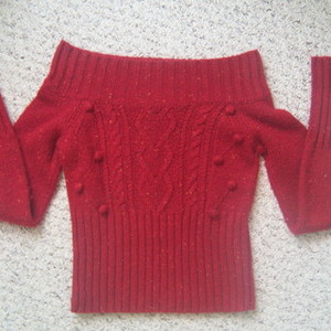SMALL wide neck Red SWEATER is being swapped online for free