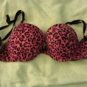 pink cheetah print bra is being swapped online for free