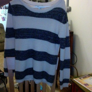 B/w striped sweater-F21 is being swapped online for free