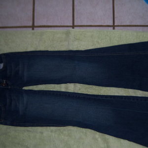 Size 1 denim jeans pant is being swapped online for free