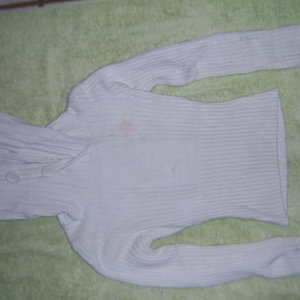 Small super LONG neck buttons is being swapped online for free