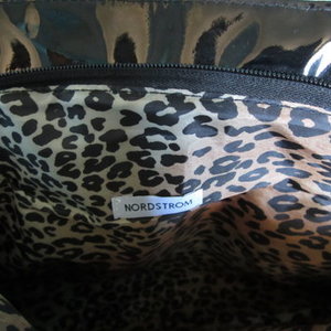 large black bag  is being swapped online for free