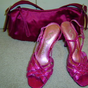 Beautiful Magenta Pencil Cut Dress is being swapped online for free