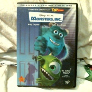 2 DISC COLLECTORS SERIES monsters inc. is being swapped online for free