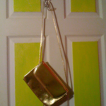 Golden small purse is being swapped online for free