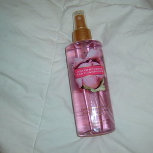 Victorias Secret Strawberries & Champagne Body Mist is being swapped online for free