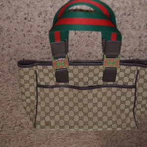 Authentic Gucci is being swapped online for free