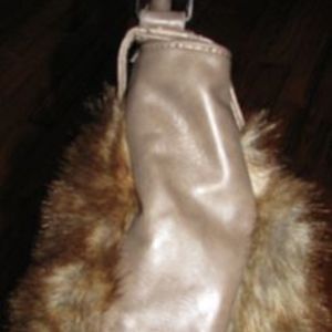 Faux Fur Purse is being swapped online for free
