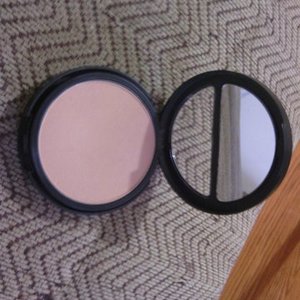 Revlon Light Medium is being swapped online for free