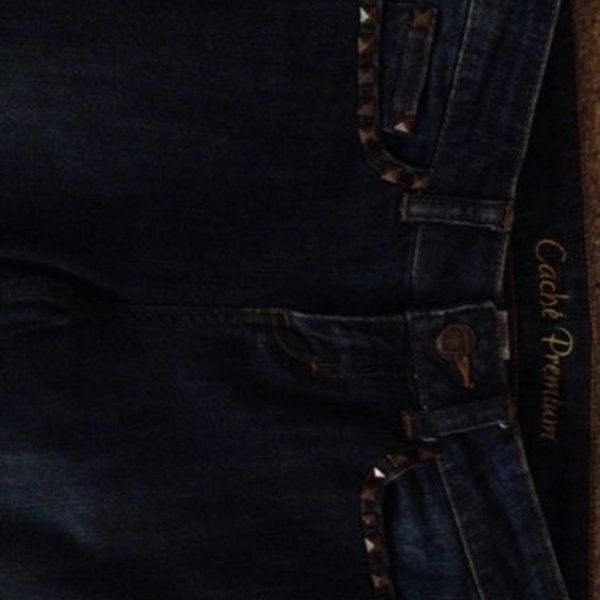 Cache Jeans is being swapped online for free