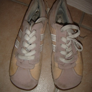 Steven Madden Pink Sneaker 7 is being swapped online for free