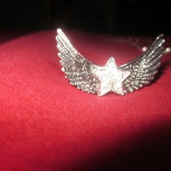 2 Finger Ring is being swapped online for free