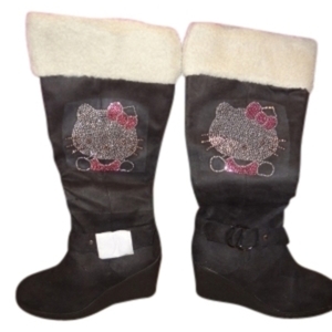Hello Kitty Boots size 6.5 is being swapped online for free