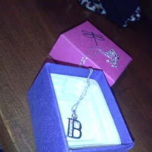 925 S.Sliver B necklace is being swapped online for free