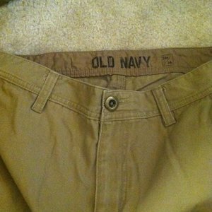 Men's khakis 34x34 is being swapped online for free