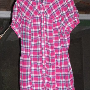 Women's Shirt 1 is being swapped online for free