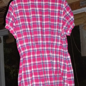 Women's Shirt 1 is being swapped online for free