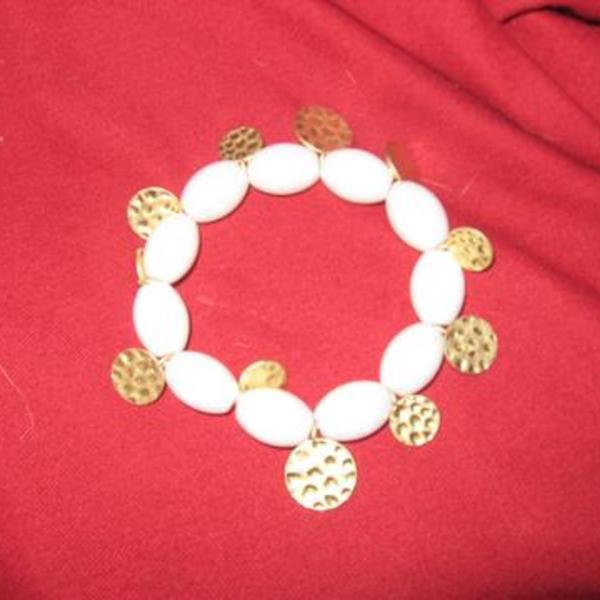 white bracelet is being swapped online for free