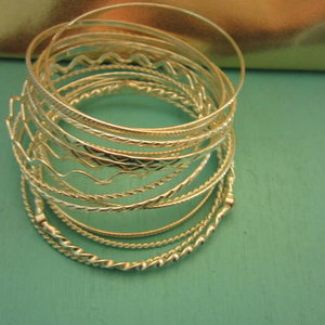 bangles is being swapped online for free