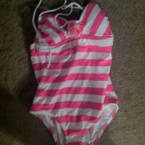 one piece swim suit is being swapped online for free