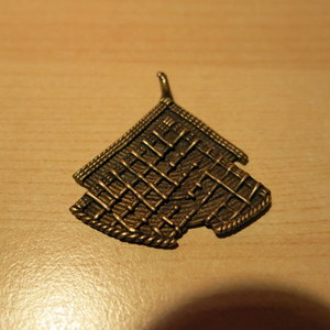 Triangle Pendant from Africa is being swapped online for free