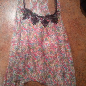 Long lace floral top is being swapped online for free