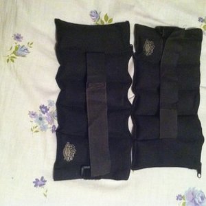 5-pound ankle weights is being swapped online for free