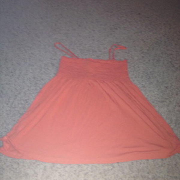 Orange H&M Top is being swapped online for free