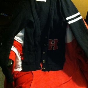 Hollister Cardigan *LIKE NEW is being swapped online for free
