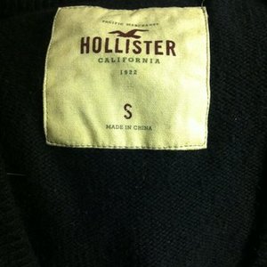 Hollister Cardigan *LIKE NEW is being swapped online for free