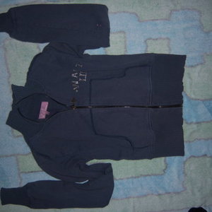 SMALL Sweater shirt top is being swapped online for free