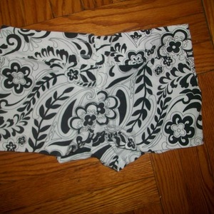 Surfer Shorts Sz 3 is being swapped online for free