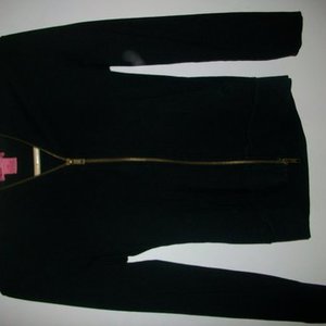 Black Hoodie Sz XS-S is being swapped online for free