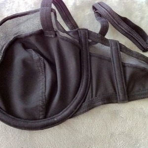 NWT Le Mystere No.9 30C black bra is being swapped online for free