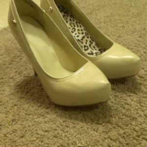 6.5 Nude Heels is being swapped online for free