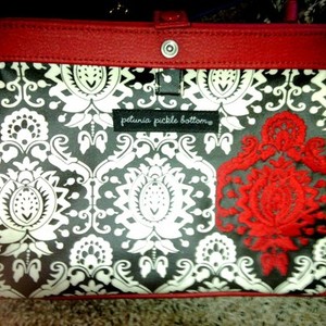 GORGEOUS PETUNIA PICKLE BOTTOM PURSE is being swapped online for free