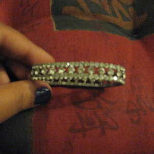 rhinestome bracelt is being swapped online for free