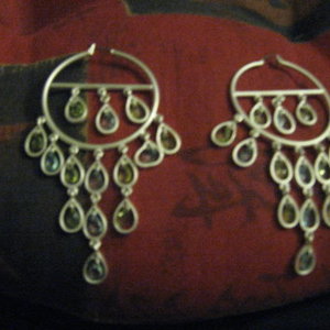 hopp dangle earrings is being swapped online for free