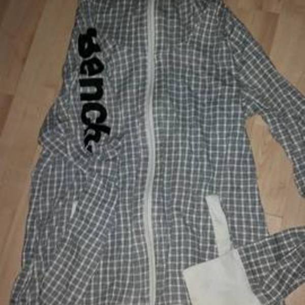 Bench Sweater Medium is being swapped online for free