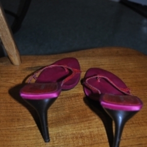 pink heels size 8 1/2 is being swapped online for free