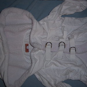 SMALL MEDIUM white sweater is being swapped online for free