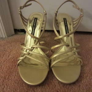 Chinese Laundry Heels is being swapped online for free