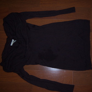 Small OFF SHOULDER sweater forever21 is being swapped online for free