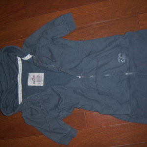 HOLLISTER summer sweater jacket Large Medium is being swapped online for free